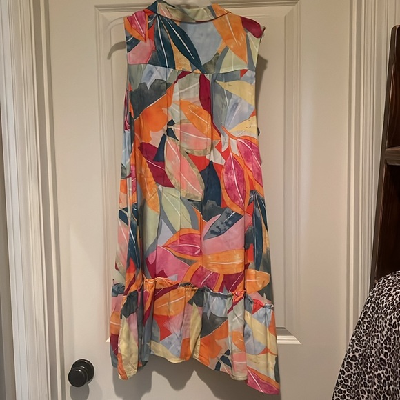 Floral dress - Picture 3 of 3